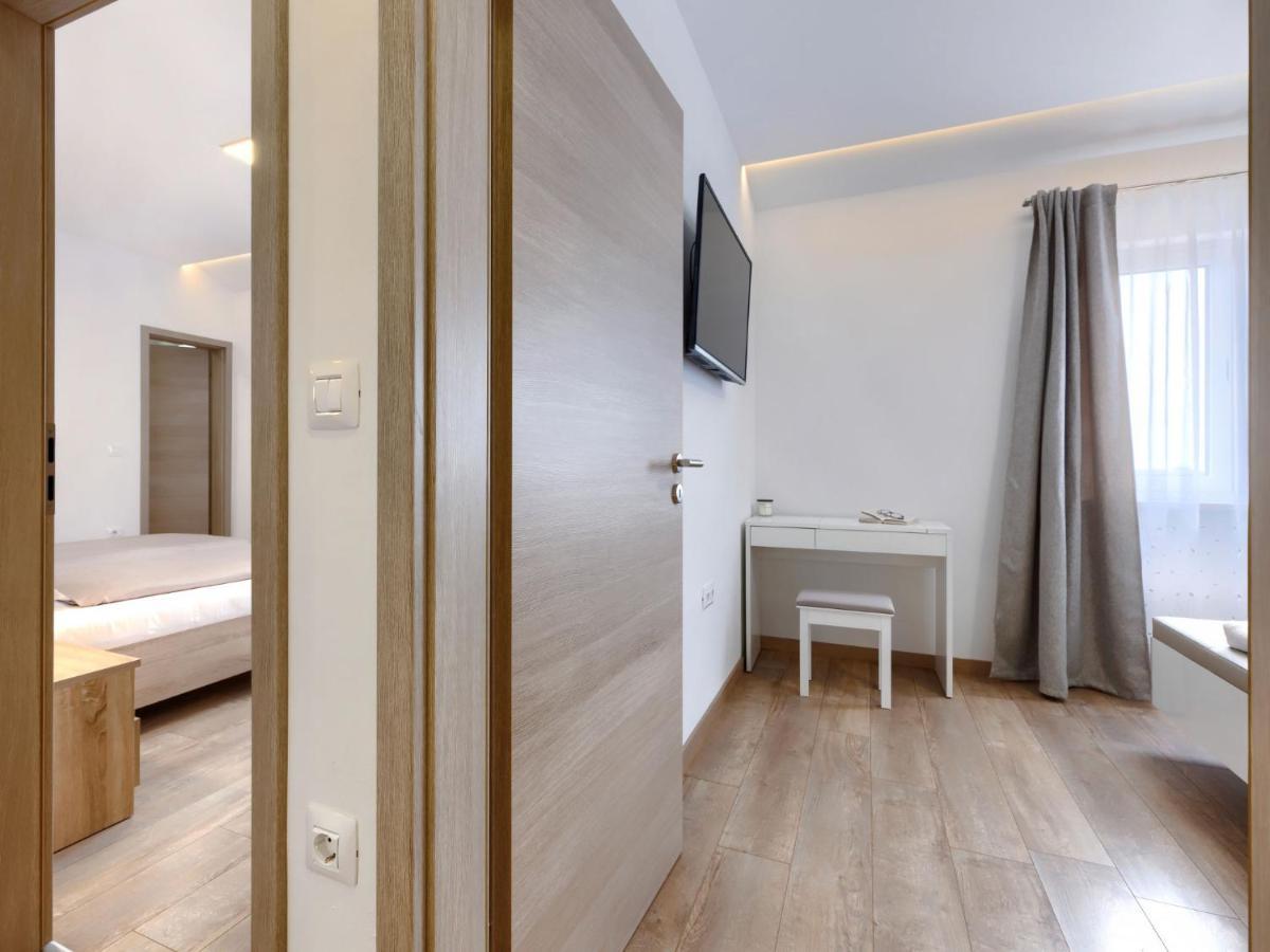 Holiday Home Villa Dora By Interhome Pula Exterior photo