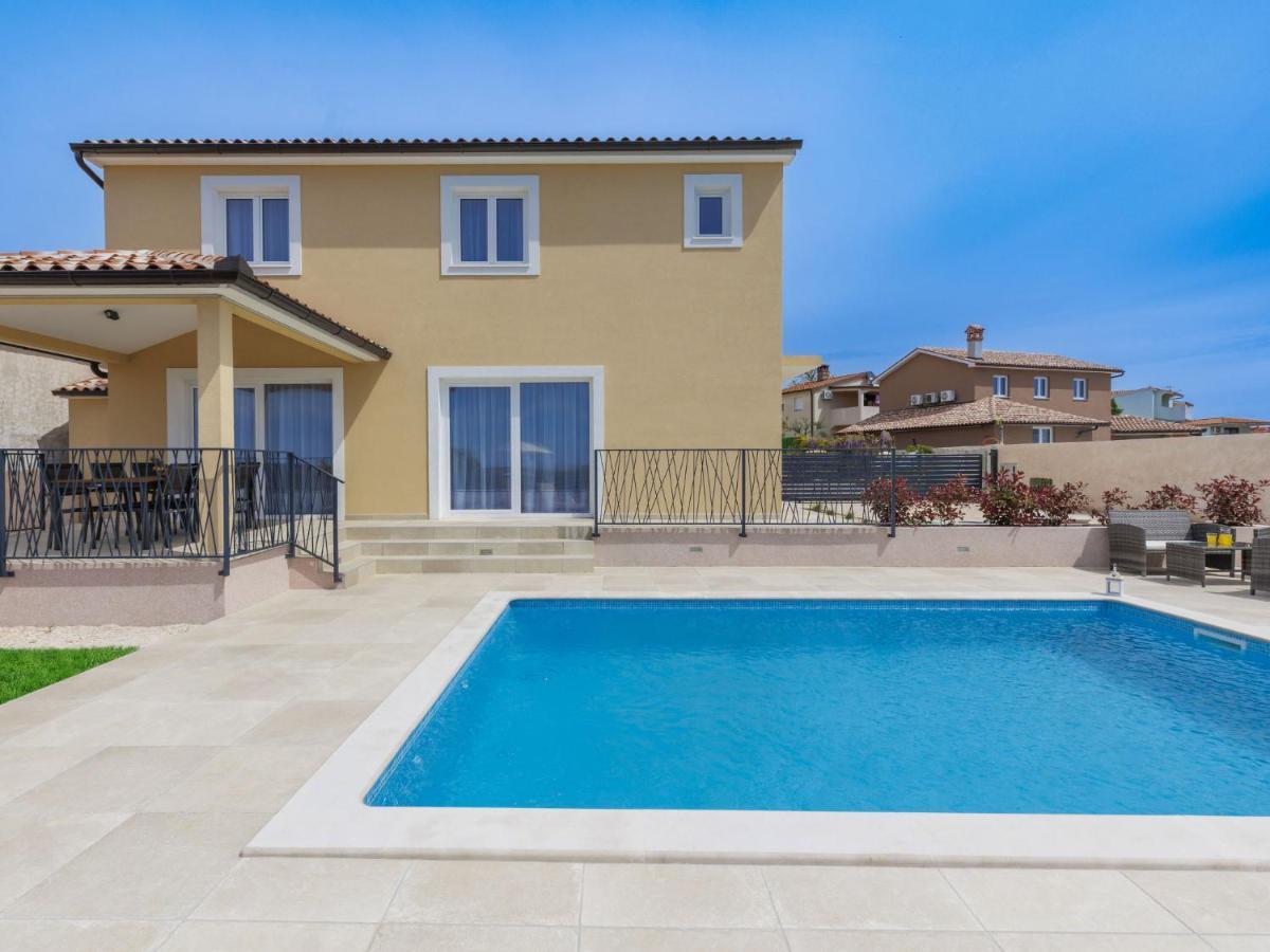 Holiday Home Villa Dora By Interhome Pula Exterior photo